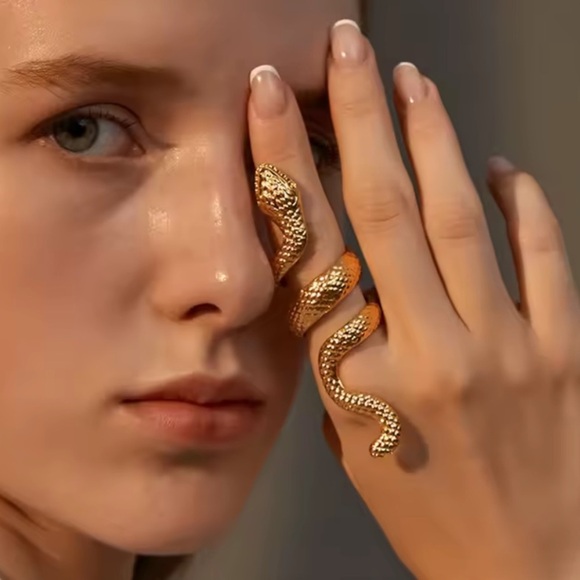 New Anthropologe sepentiGold Snake Ring - Picture 4 of 8